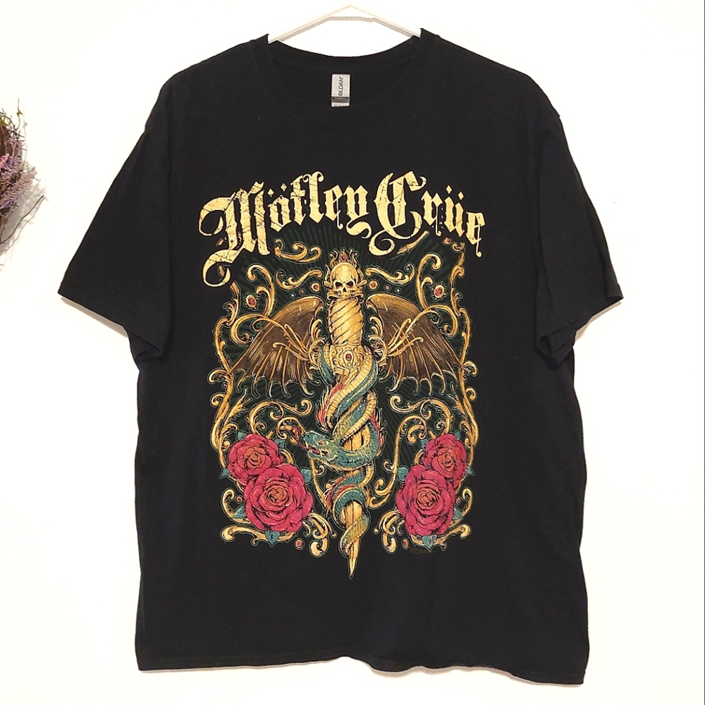 2014 Mötley Crüe Black Short Sleeved Daggar Graphic Band T-Shirt EUC Size XL